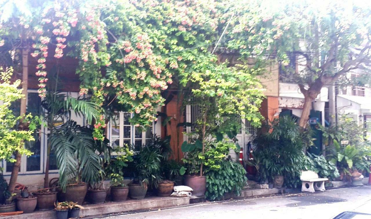 Cafe De Baan Raow Hotel Bangkok Exterior photo